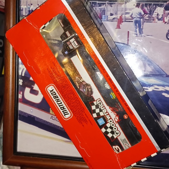 Dale Earnhardt #3 GM Goodwrench 1992 Matchbox Hauler 1/87 Transporter - Picture 2 of 2